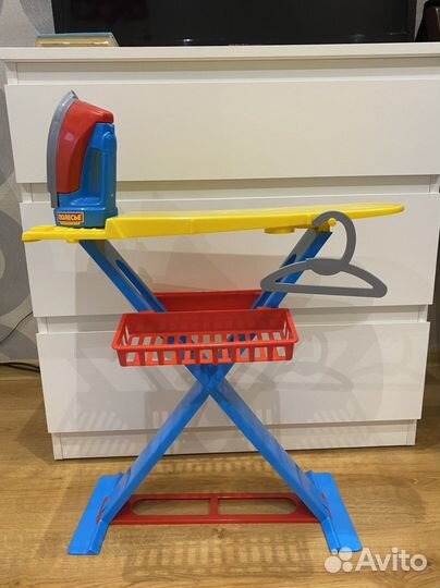 Детская гладильная доска, утюг и много пазлов