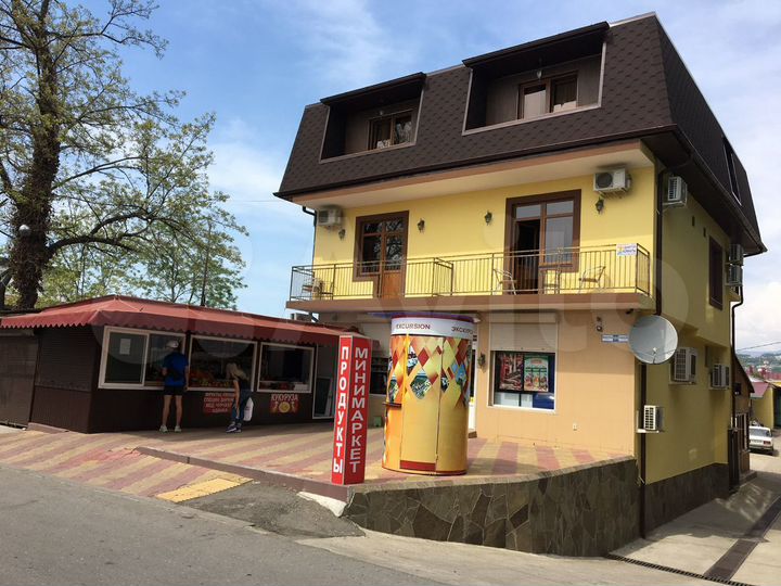 2-к. квартира, 64 м², 1/3 эт.