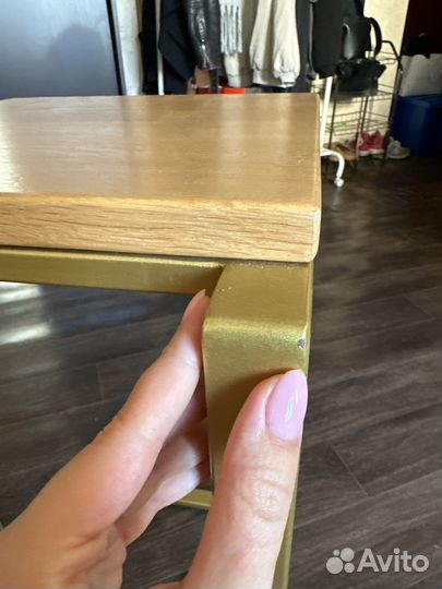Приставной столик к кровати или дивану