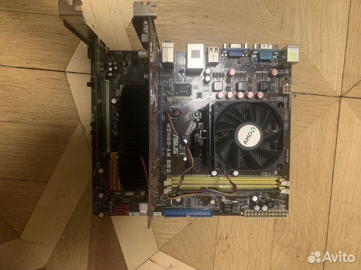 Материнская плата с процессором и памятью