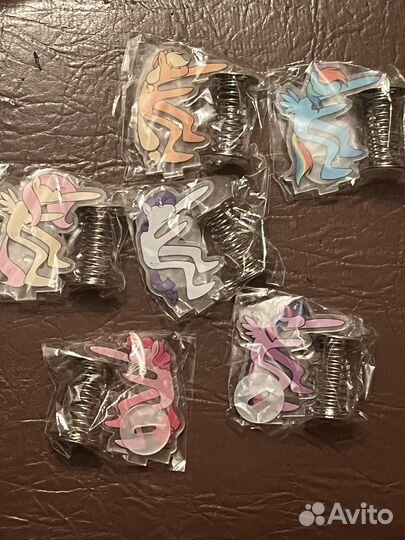 Лот мерча с лошадками