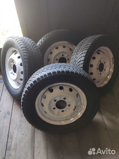 Bfgoodrich G-Force Stud 215/65 R16