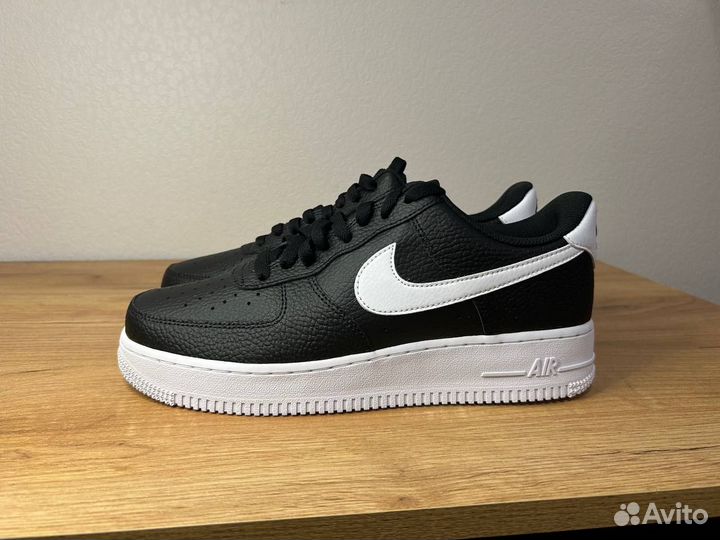 Nike Air Force 1 black/white 8.5us