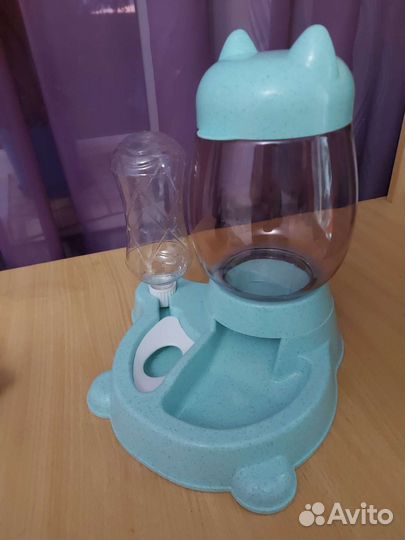 Кормушка для кошек и собак