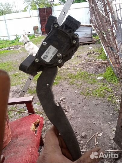 Педаль газа