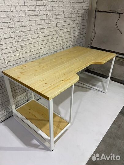 Стол компьютерный в стиле лофт