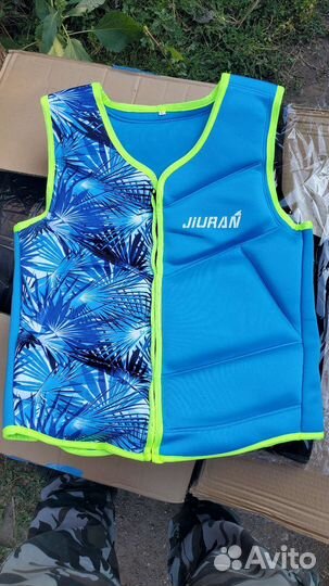 Спасательный жилет неопреновый