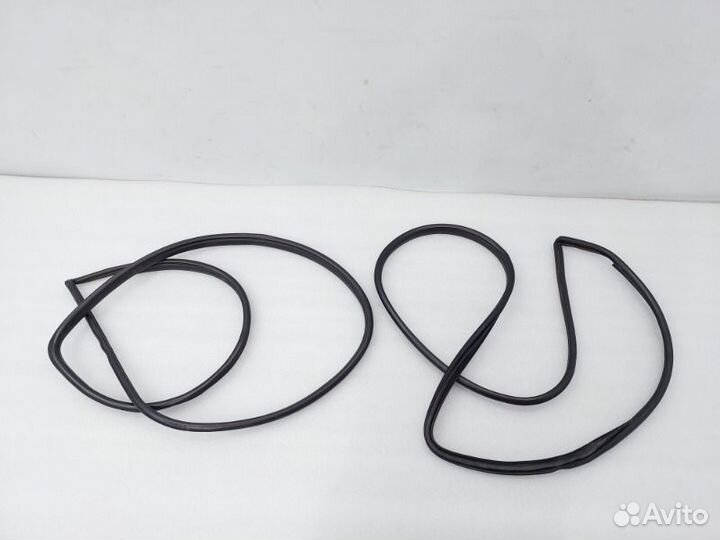 Уплотнитель проема двери задний Lexus Nx300H Z10