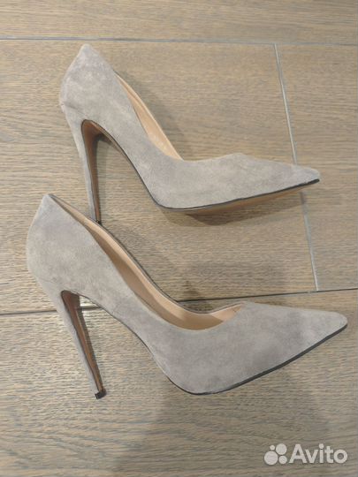 Туфли на шпильке 38 размер серые