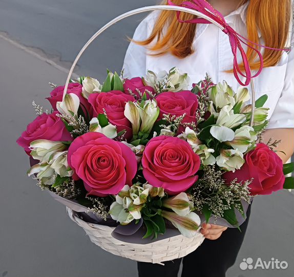Красивая корзина цветов