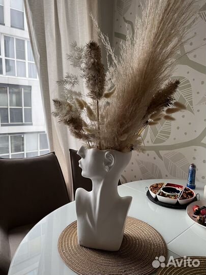 Ваза с композицией вместе