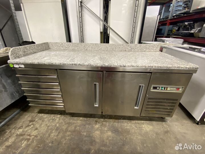 Стол холодильный с мраморной столешницей