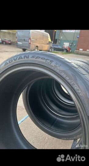 Yokohama Advan Sport V107 295/35 R21