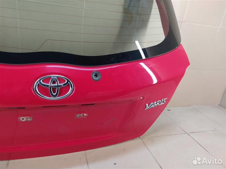 Крышка багажника Toyota Yaris P13 2015