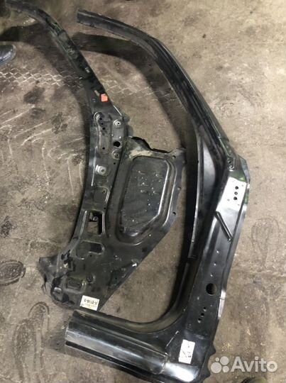 Стойка кузова передняя правая LC100 (новая )