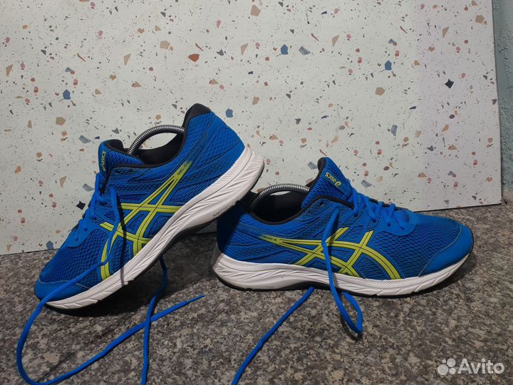 Кроссовки Asics оригинал 44