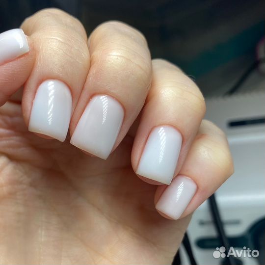 Модель на маникюр