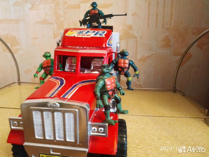 Черепашки ниндзя и грузовик
