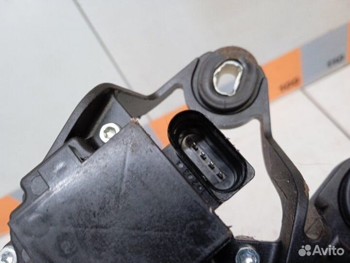 Моторчик стеклоочистителя задний Volkswagen Golf