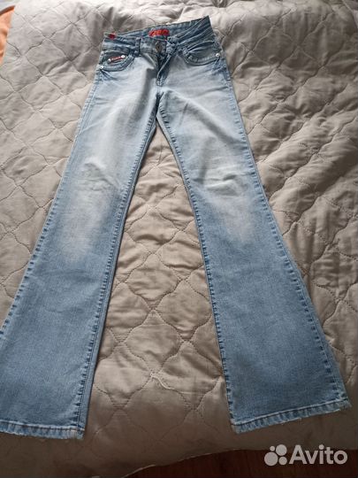 Джинсы клеш