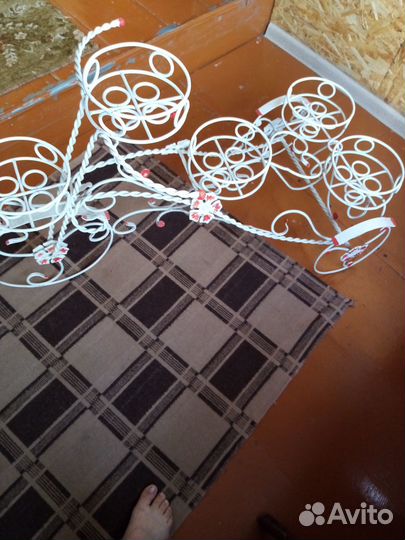 Подставка для цветов напольная металлическая