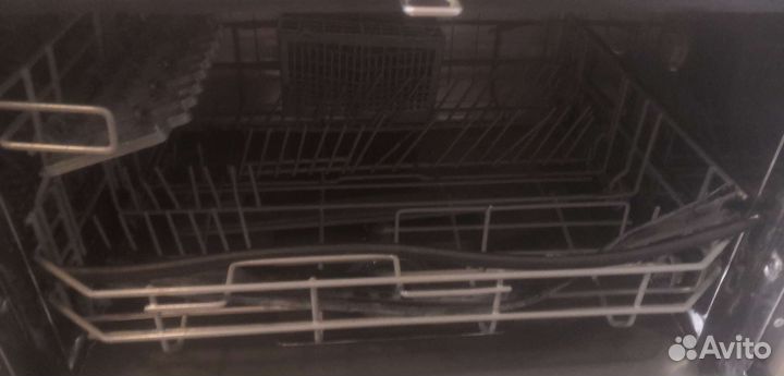 Посудомоечная машинка delonghi