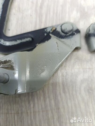 Петля капота Ford Focus CB4 1.6L duratec 16V PFI