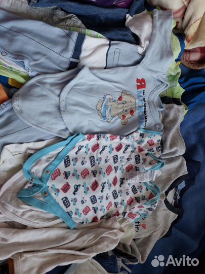 2 пакета одежды на мальчика от 0 до года (разное)