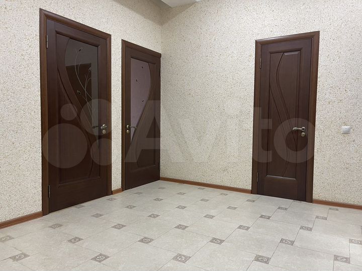 3-к. квартира, 101 м², 4/7 эт.