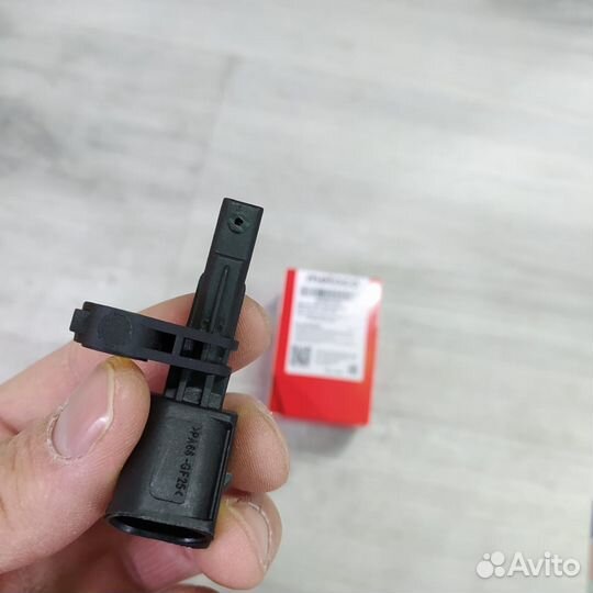 Датчик abs передний Skoda Octavia A5, Superb, Yeti