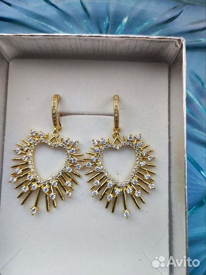Серьги с кристалами, стильные