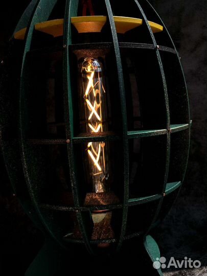 Настольная лампа-светильник 