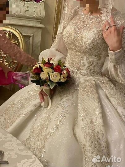 Свадебное платье