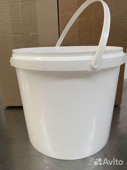 Ведро пластиковое с крышкой 5 литров