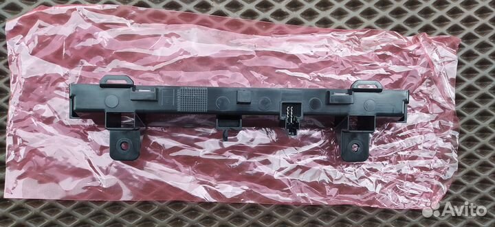 Стоп сигнал Volkswagen Polo 6ru945087a