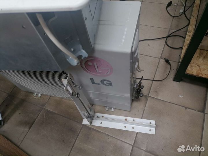 Кондиционер LG потолочный