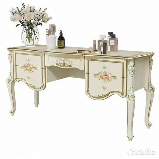 Туалетный столик