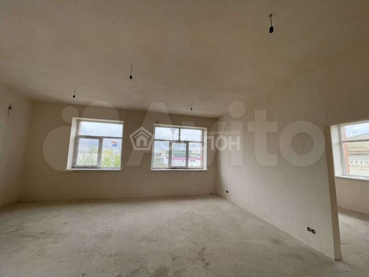 Дом 352,6 м² на участке 5,1 сот.