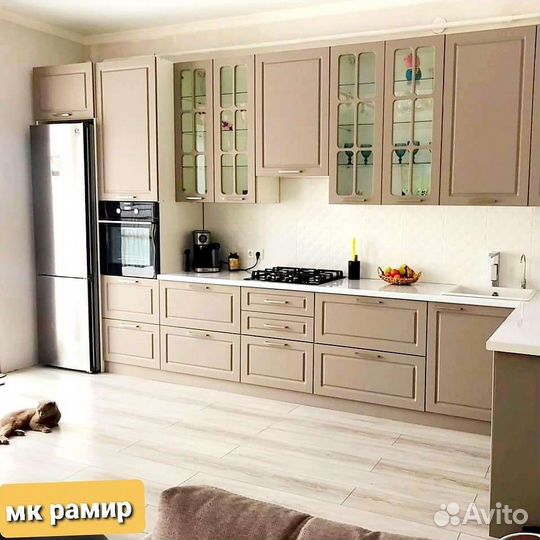Кухонный гарнитур в красивом цвете