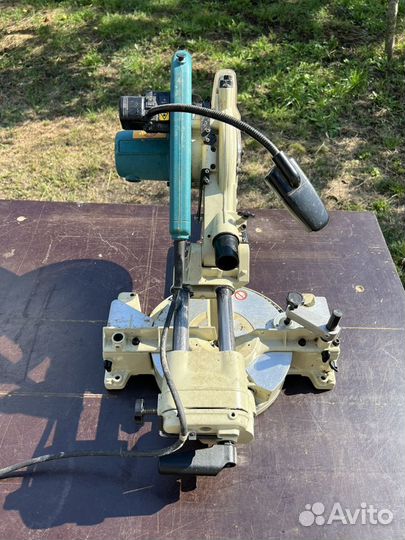 Пила торцовочная Makita LS0714FL