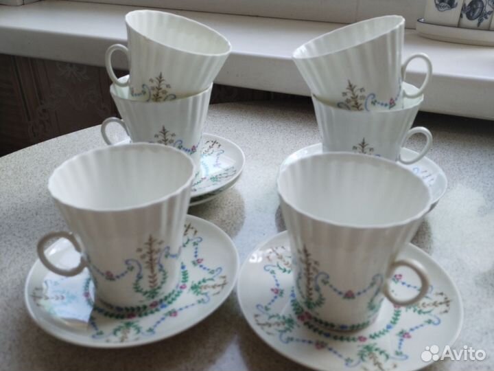 Фарфор чайник заварочный и кофейные пары