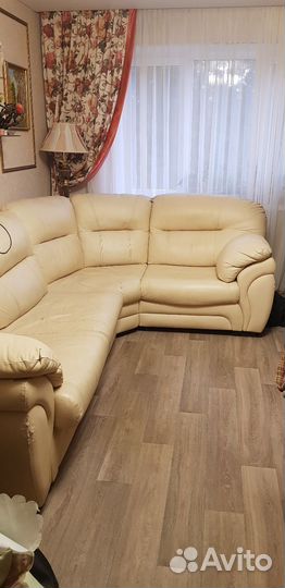 Кожаный угловой диван бу