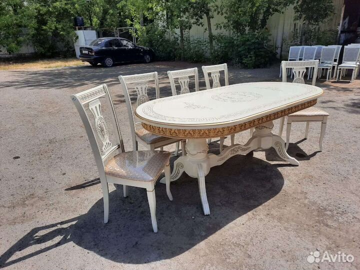 Столы и стулья