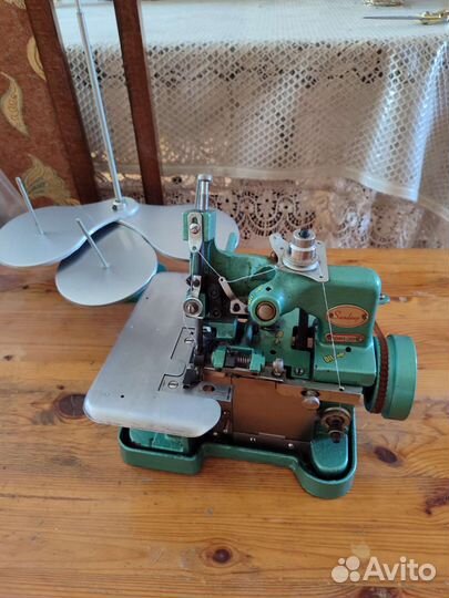 Швейная машинка оверлок бу