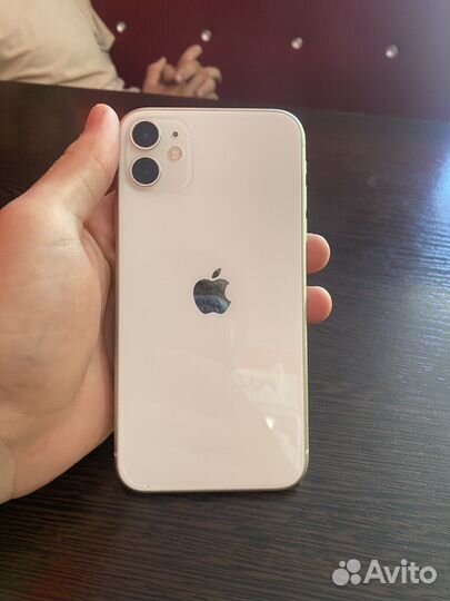 Телефон iPhone 11