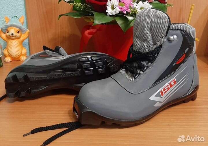 Лыжи, палки, ботинки