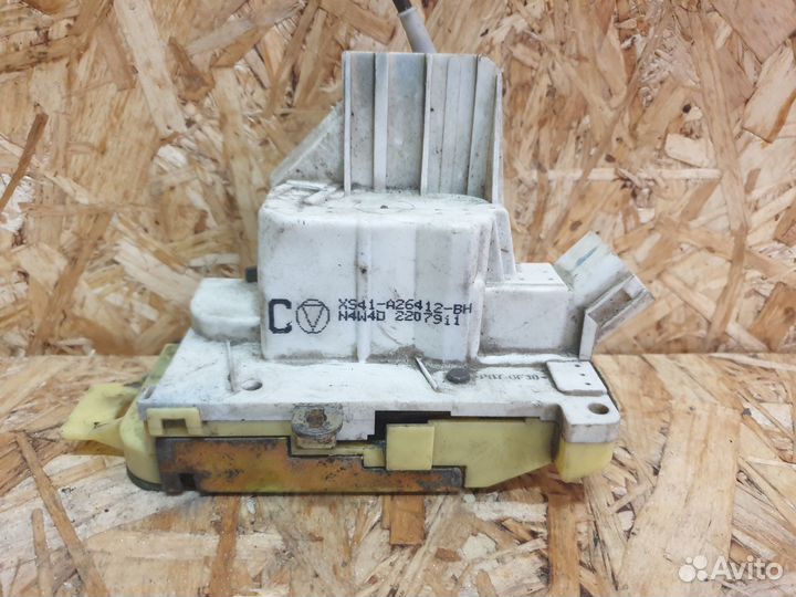 Замок двери передней правой Ford Focus I