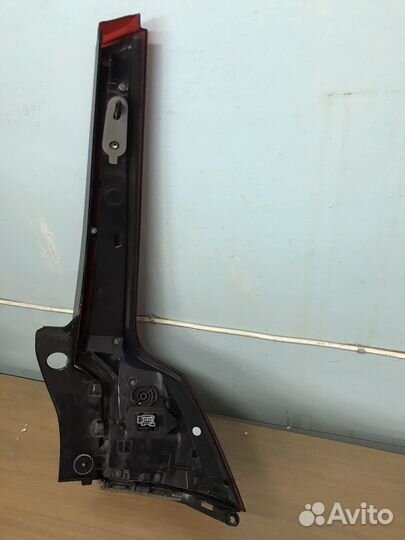 Volvo V90 Cross Country 2017- задний левый фонарь