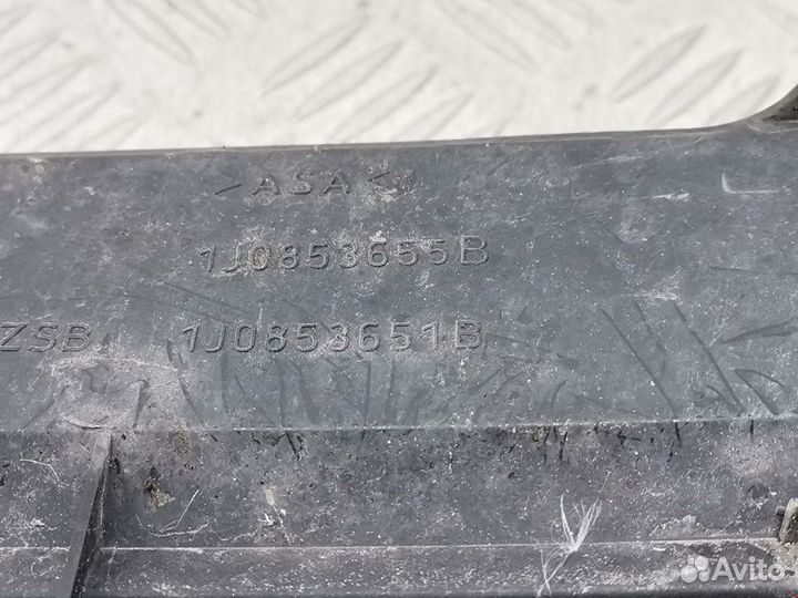 Решетка радиатора для Volkswagen Golf 4 1J0853653C