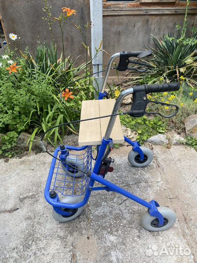 Ходунки с седеньем на колесиках для взрослых